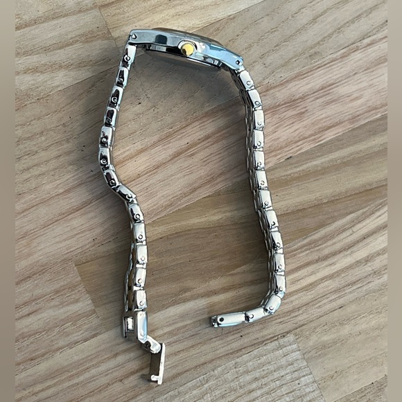 Seiko Ladies Watch Vintage Two Tone Beaded Look Bracelet Silver Round Dial - Picture 8 of 12